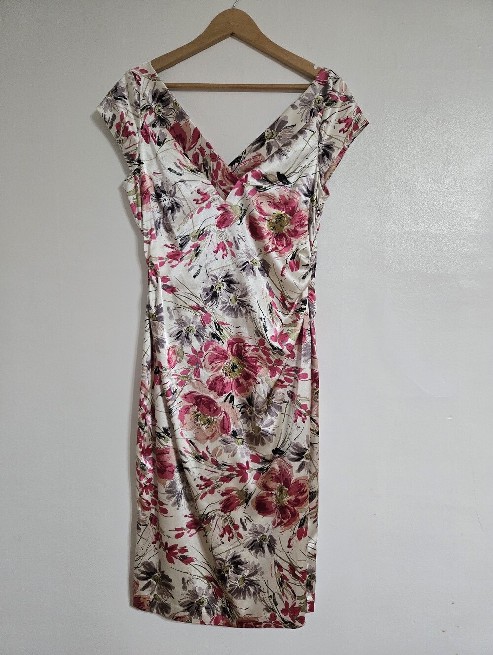 Maggy London White with Pink and Taupe Floral Print Dress Size 16